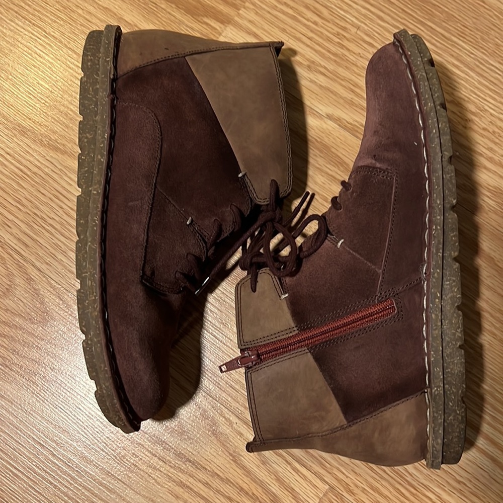 Clarks Collection Tamitha Key Low Boot - Picture 4 of 6